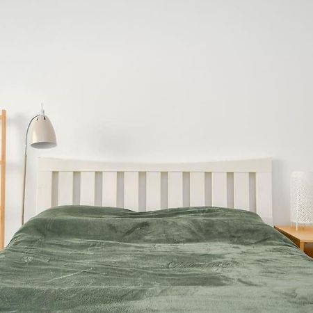 New Modern Apartment In City Center Bratislava Extérieur photo