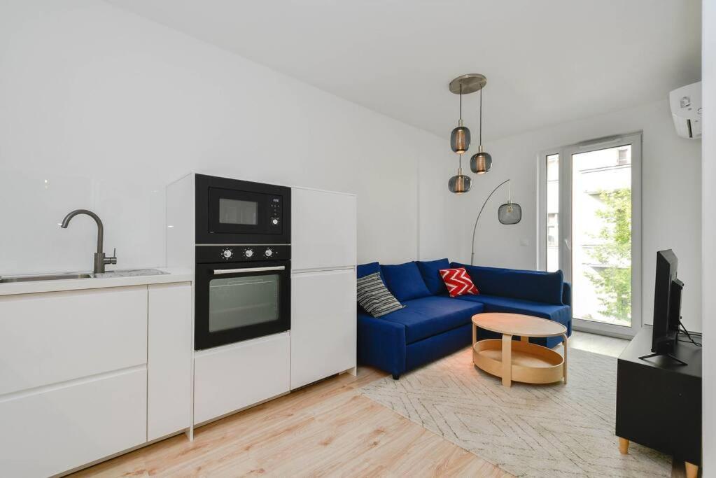 New Modern Apartment In City Center Bratislava Extérieur photo
