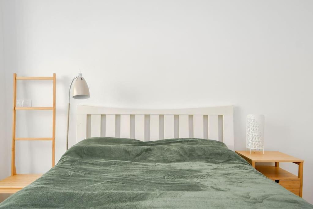 New Modern Apartment In City Center Bratislava Extérieur photo